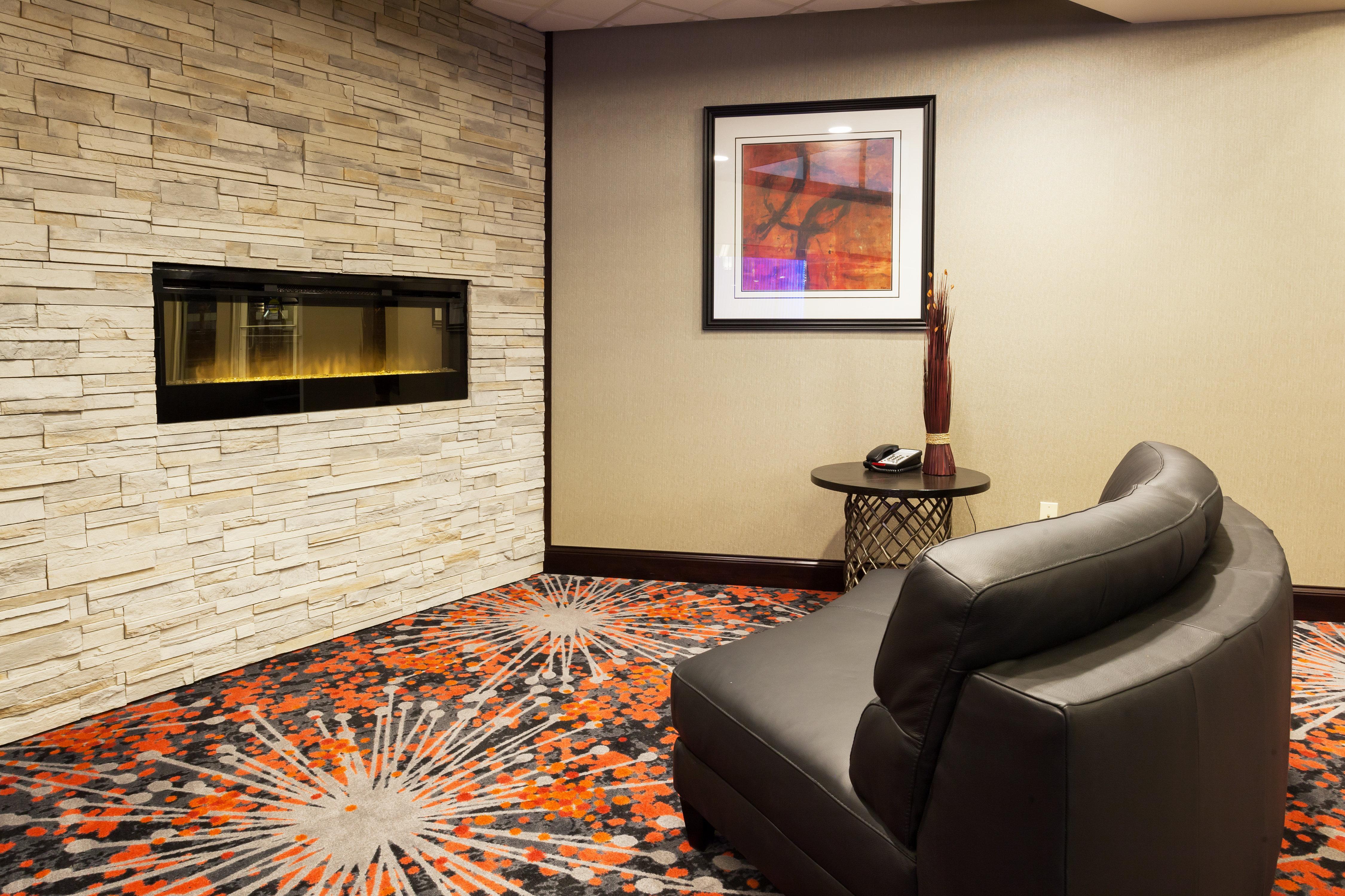 Holiday Inn Express & Suites Rapid City By Ihg Екстериор снимка